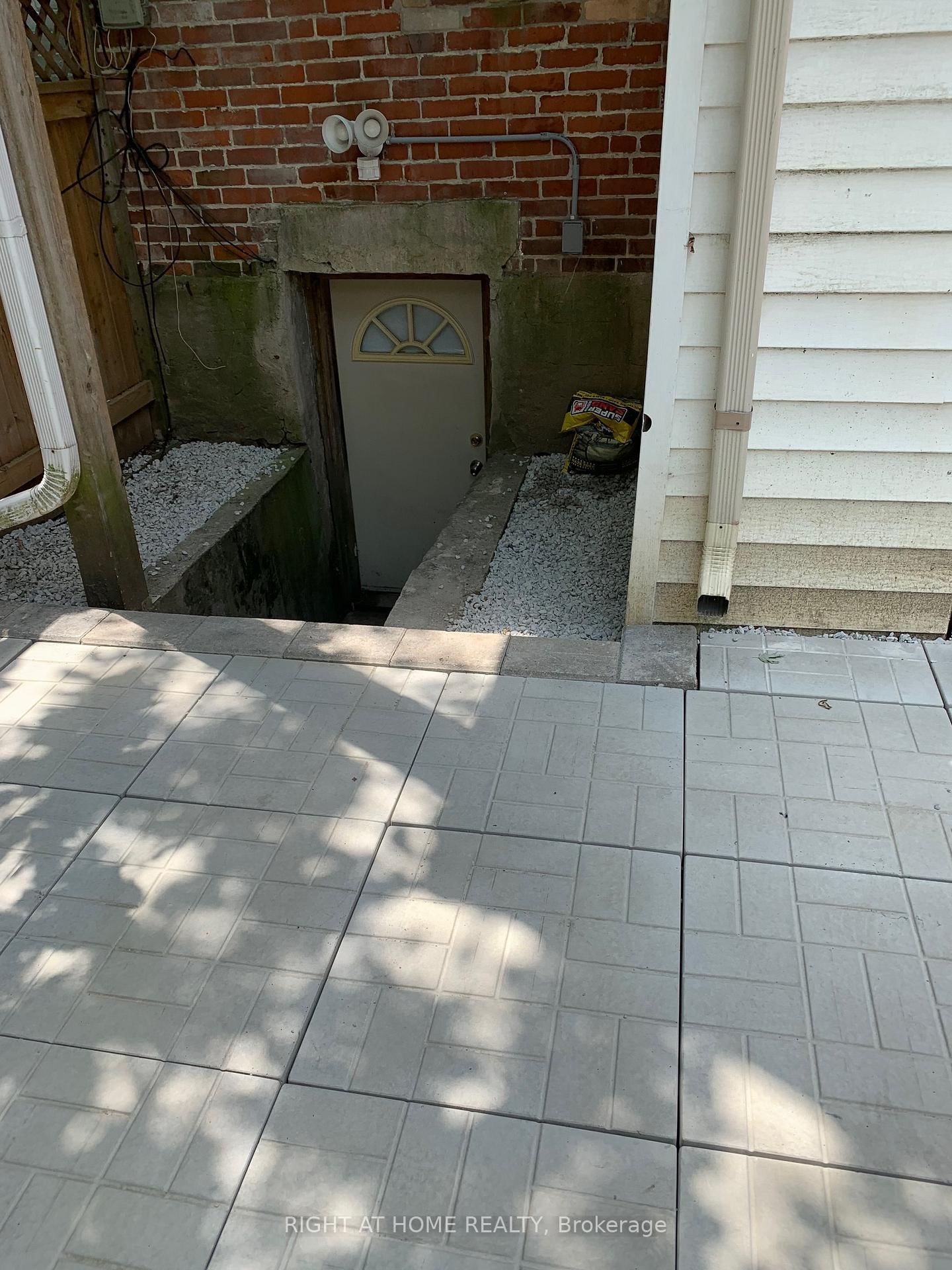 Semi-Detached House for lease at 231 Albany Avenue, Toronto, Ontario, M5R 3C7 - Annex - MLS: C12632472