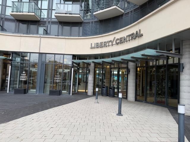 809 - 51 East Liberty Street