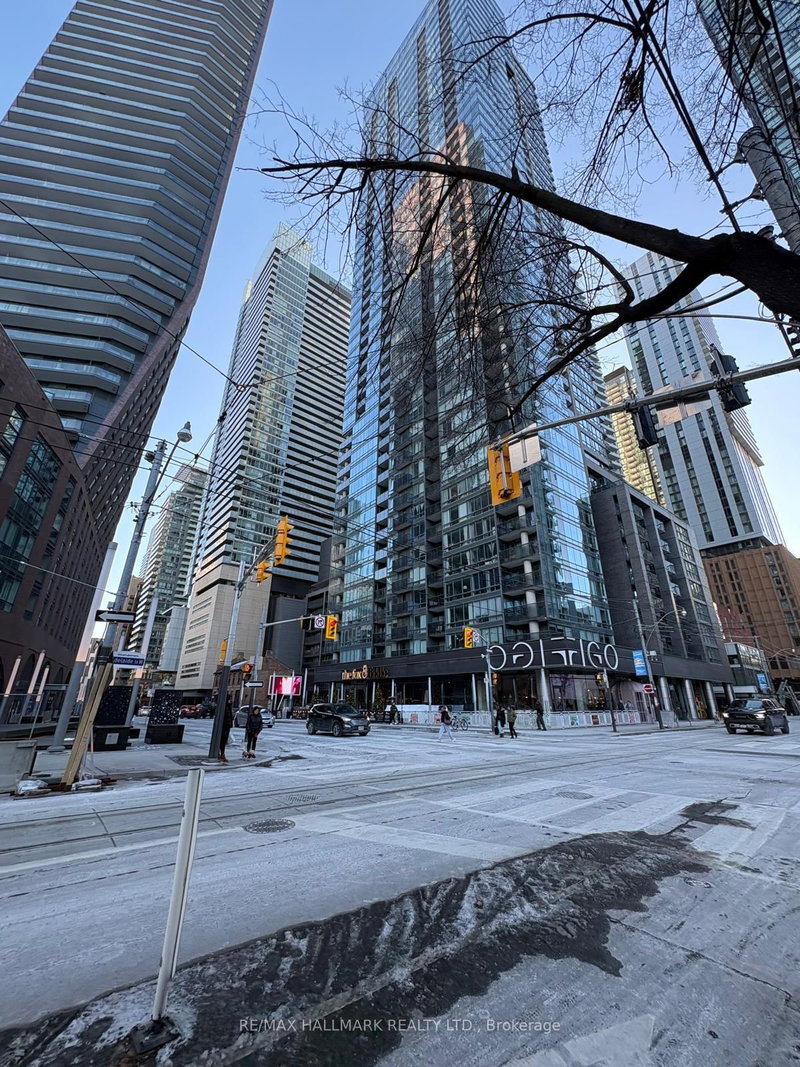 304 - 270 Adelaide St W, Toronto, M5H 1Y2 | Image 3