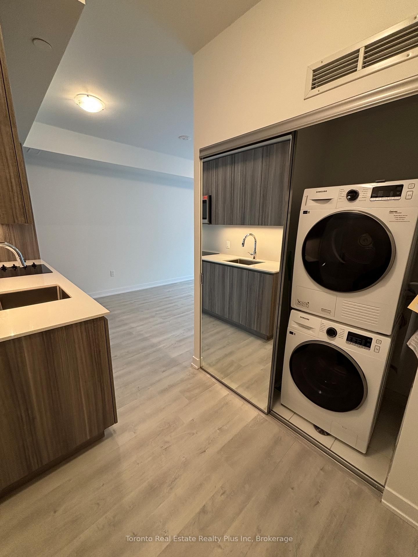 15 Richardson Street, Unit 620 - Photo 8