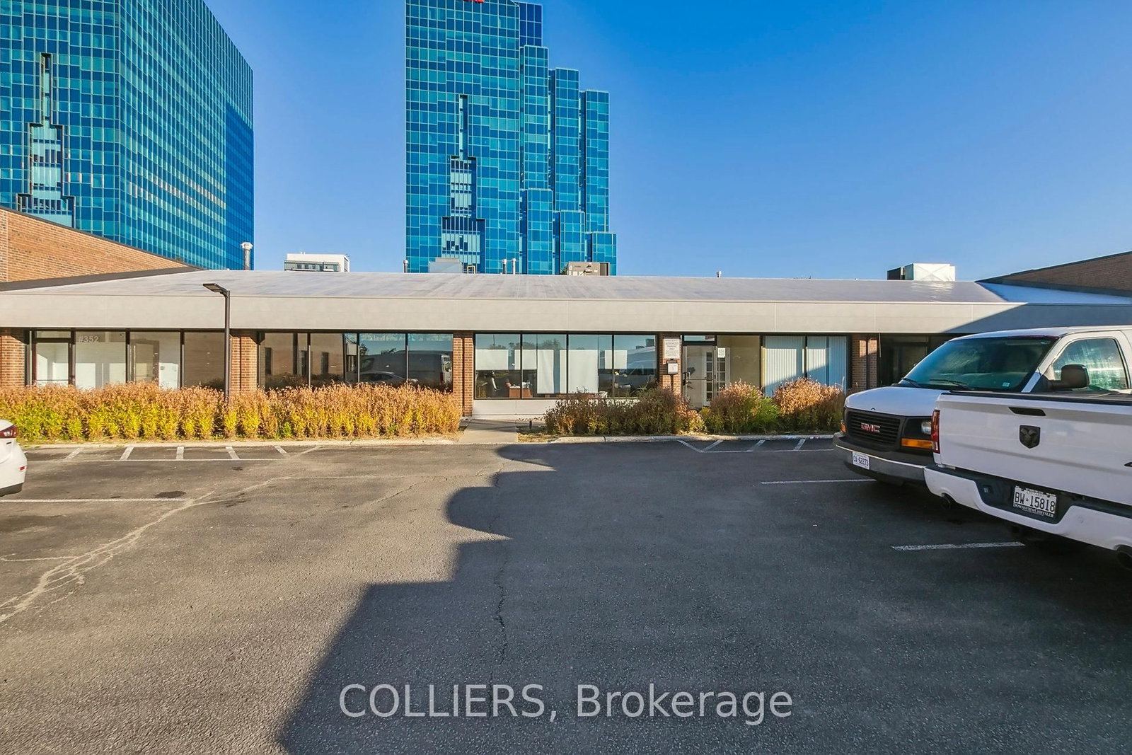 280-422 Consumers Road, Unit 19 - Photo 2