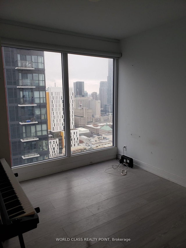 3710 - 181 Dundas Street E