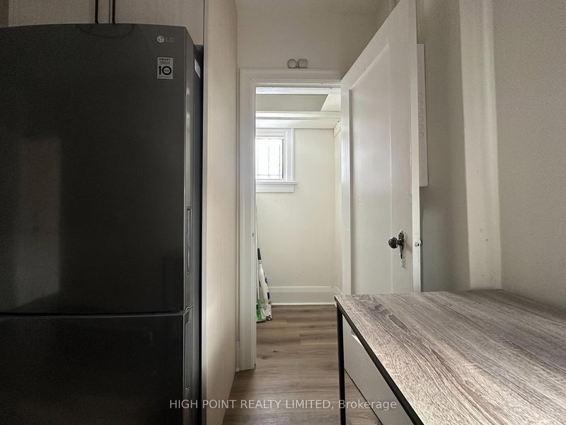 Unit 2 - 1641 Bayview Ave, Toronto, M4G 3C1 | Image 3