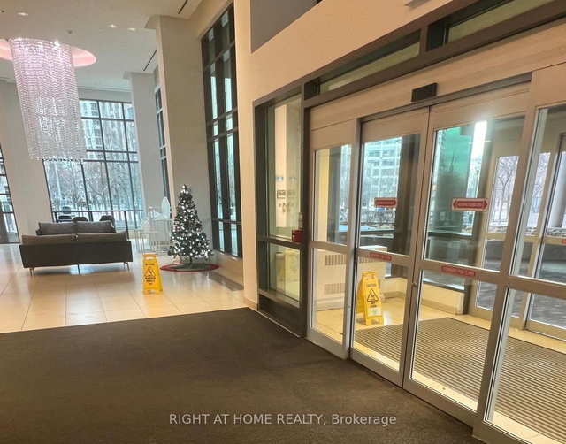 1158 - 209 Fort York Boulevard