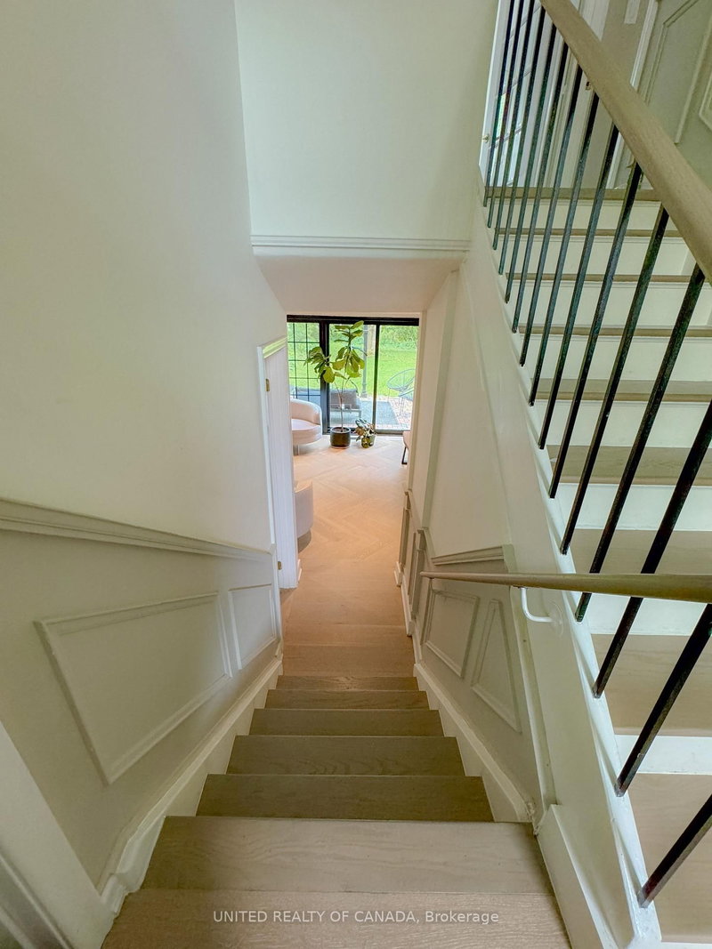 178 Three Valleys Dr, Toronto, M3A 3L8 | Image 2