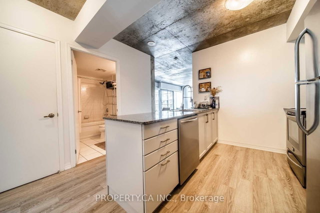 1406 - 22 Wellesley Street E
