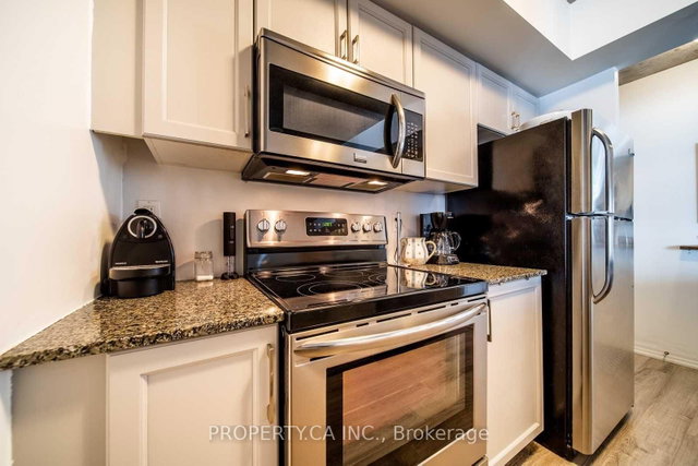 1406 - 22 Wellesley Street E