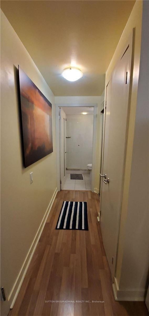 1602 - 8 Colborne Street N