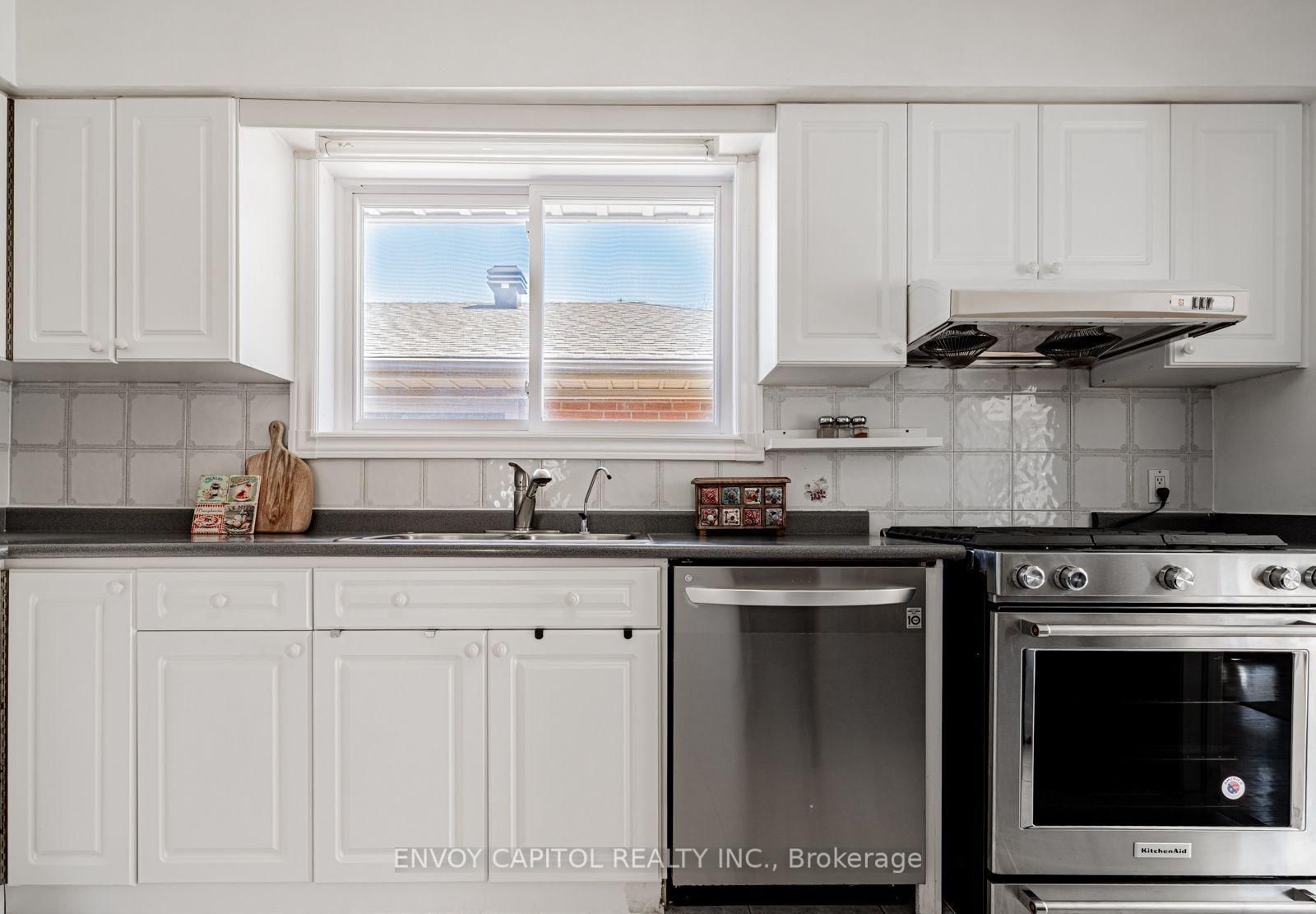 Detached House for lease at Main-6 Arrowstook Road, Toronto, Ontario, M2K 1J9 - Bayview Village - MLS: C12649000