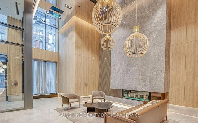 1009 - 252 CHURCH Street