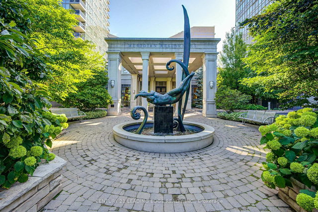 1011 - 15 Greenview Avenue