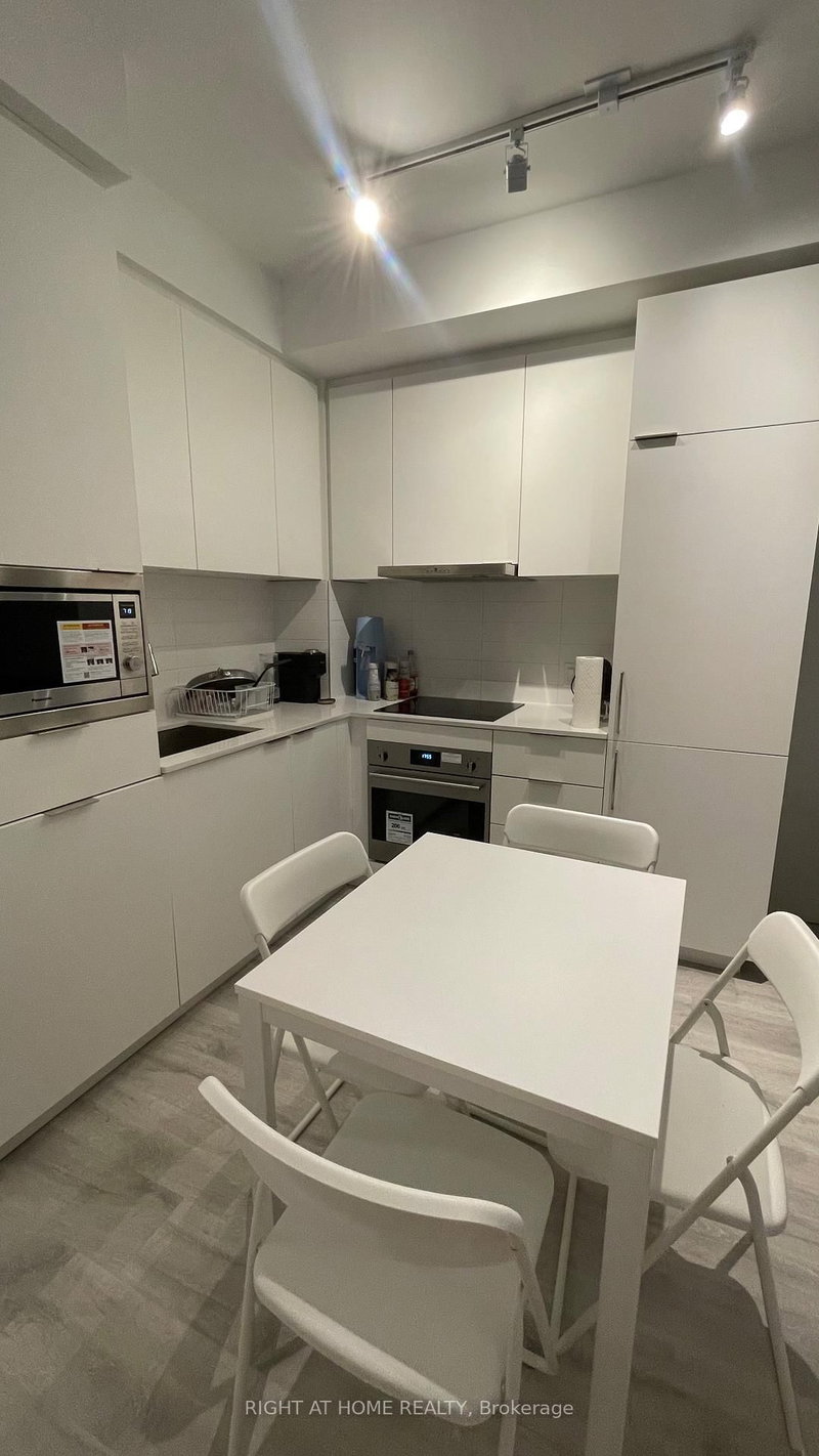 8 Olympic garden Dr, Toronto, M2M 0B9 | Image 3