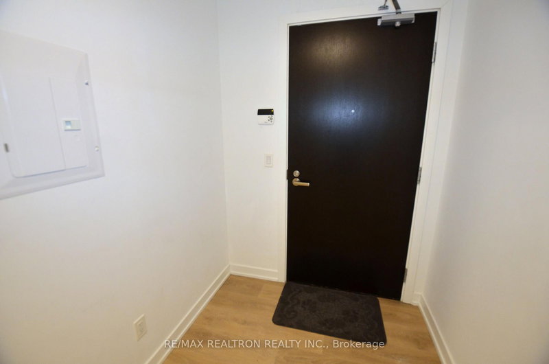 5201 - 501 Yonge St, Toronto, M4Y 0G8 | Image 3