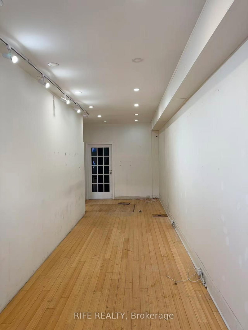 2615 Yonge St, Toronto, M4P 2J1 | Image 2