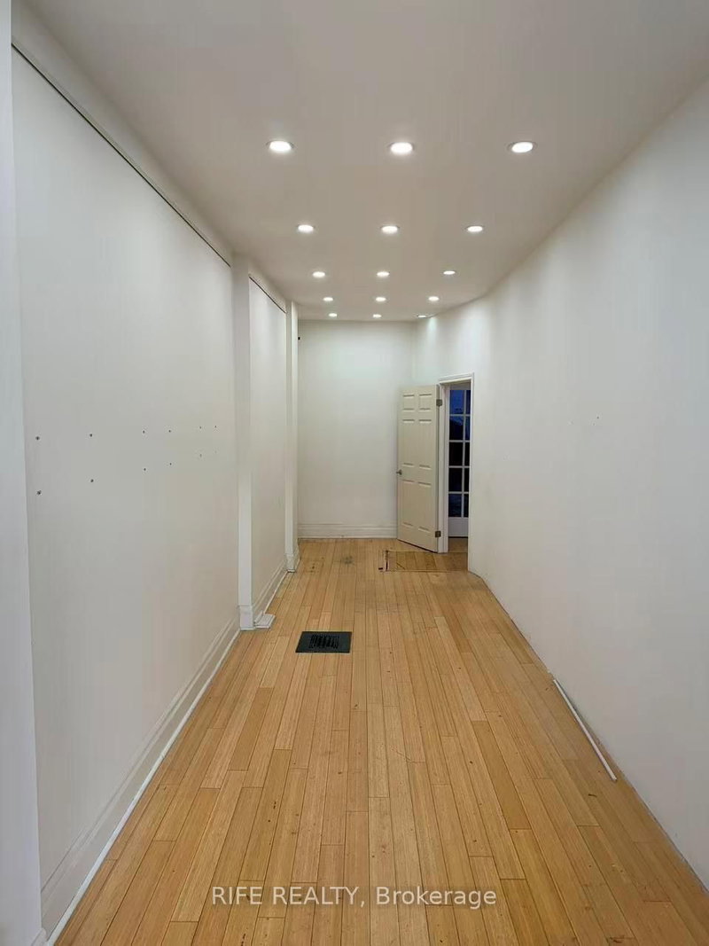 2615 Yonge St, Toronto, M4P 2J1 | Image 3