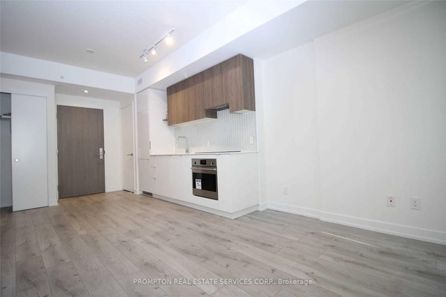627 - 161 Roehampton Avenue