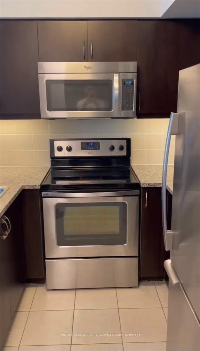 2207 - 19 Grand Trunk Cres, Toronto, M5J 3A3 | Image 2