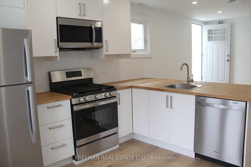 2 - 3449 Yonge St, Toronto, M4N 2N3 | Image 2