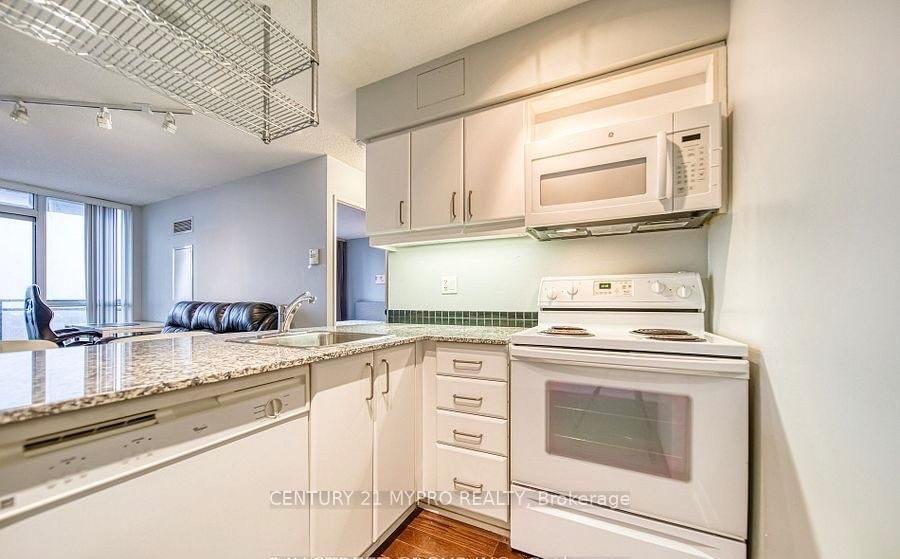 2112 - 33 Sheppard Avenue E 4