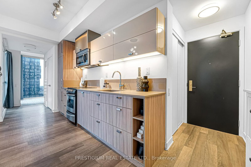 1910 - 290 Adelaide St W, Toronto, M5V 0P3 | Image 2