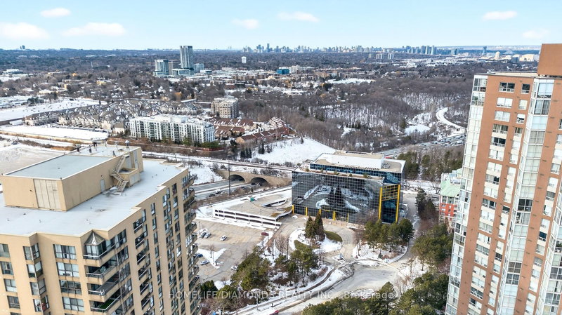 2002 - 5 CONCORDE Pl, Toronto, M3C 3M8 | Image 3