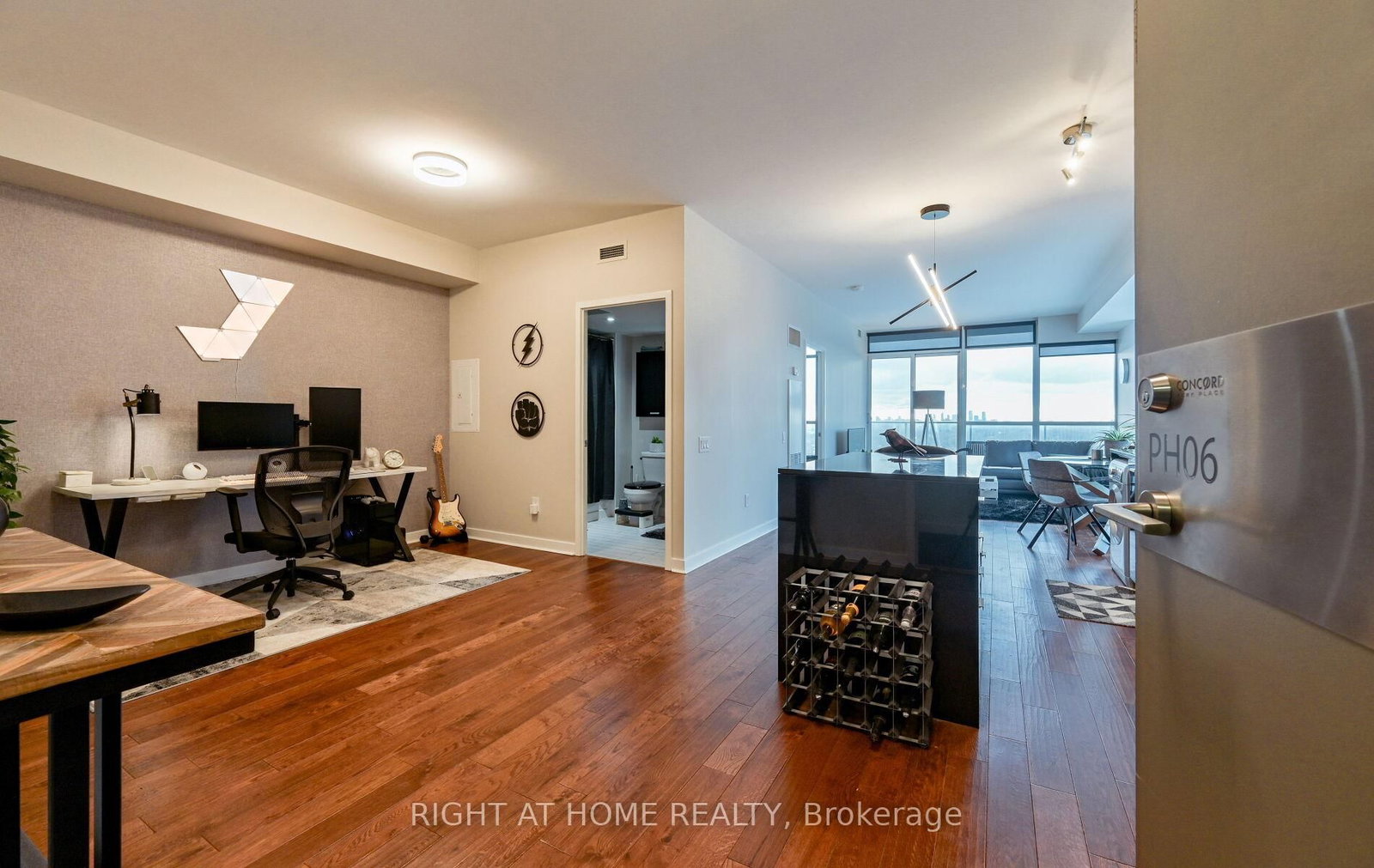 Listing Image 7