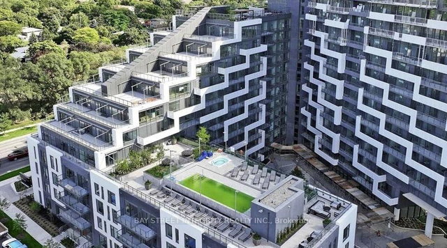 656 - 25 Adra Grado Way