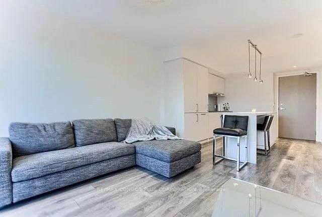 4403 - 100 Harbour Street W W