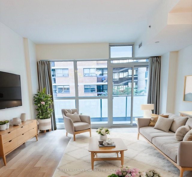 406 - 210 Simcoe Street