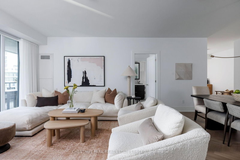 907 - 455 Wellington St W, Toronto, M5V 0V8 | Image 2