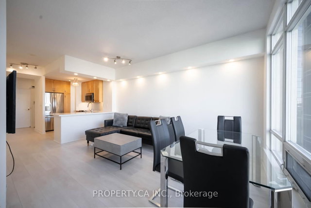 1103 - 100 Hayden Street