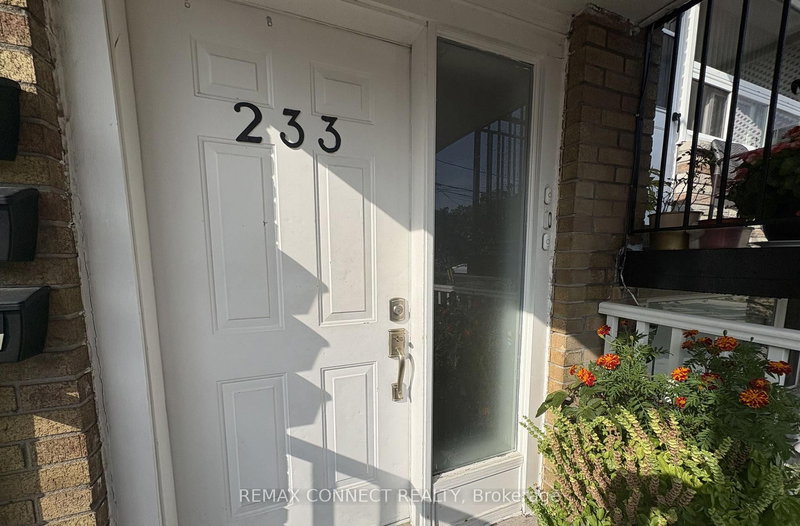 home for lease on Unit 1-233 Pannahill Road