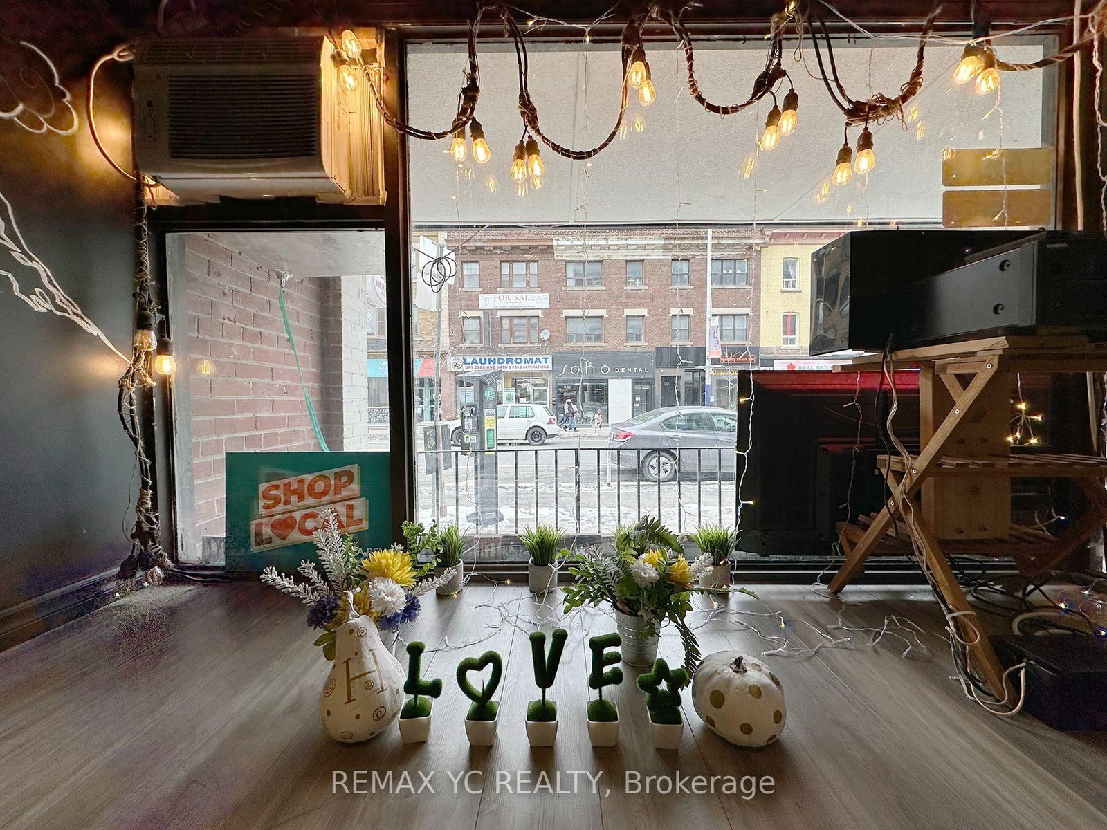 599 Bloor Street W - Photo 3