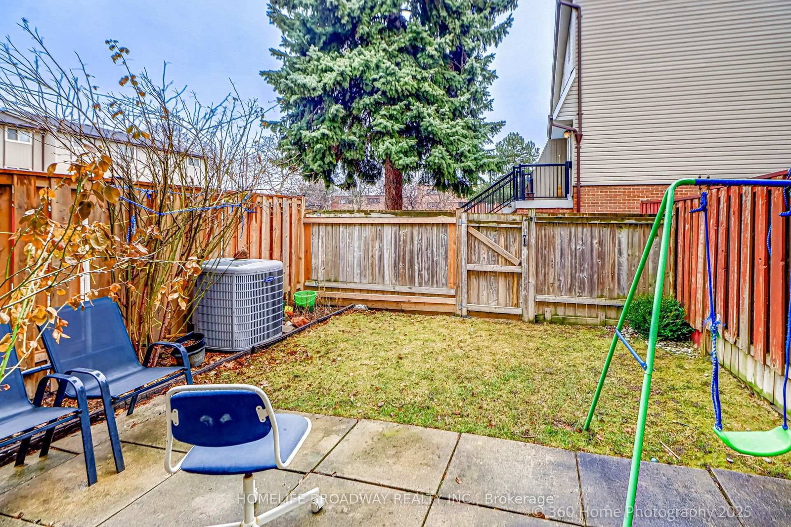 Listing Image 4