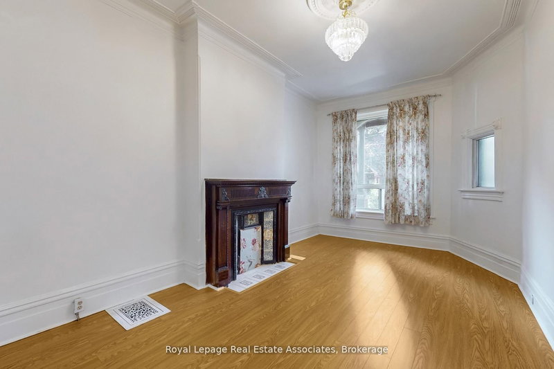 143 Seaton St, Toronto, M5A 2T2 | Image 2