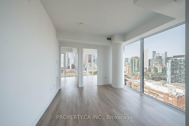 1905 - 158 Front Street E