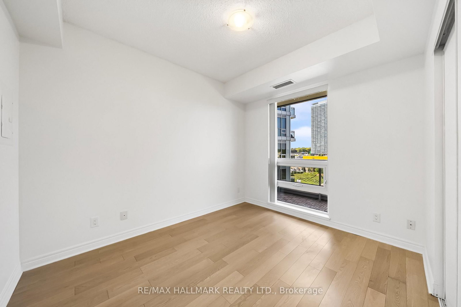 2756 Old Leslie Street, Unit 602 - Photo 20