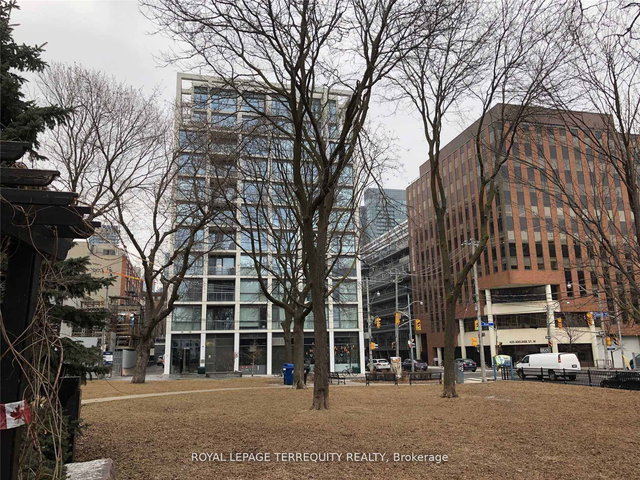 909 - 39 Brant Street