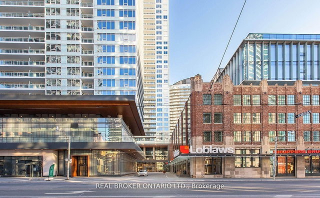 1507 - 17 Bathurst Street