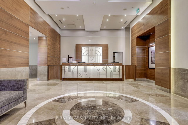 2813 - 761 Bay Street