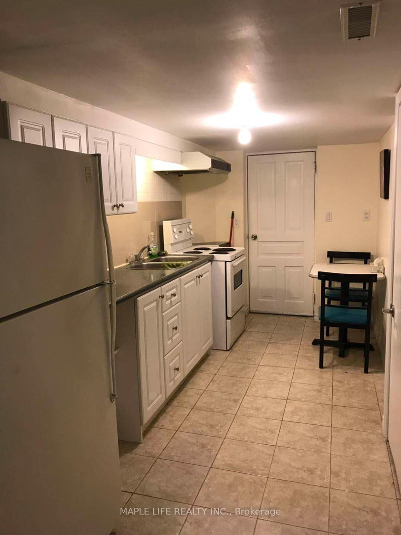 Bsmt - 235 Oakwood Ave, Toronto, M6E 2V3 | Image 3