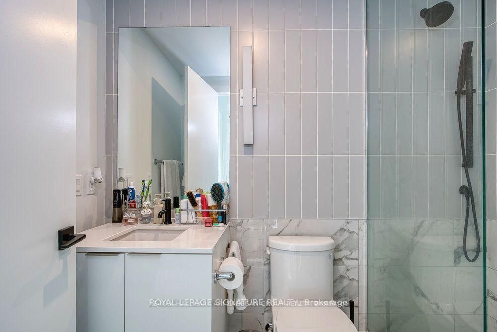 327 king Street W, Unit 1408 - Photo 14