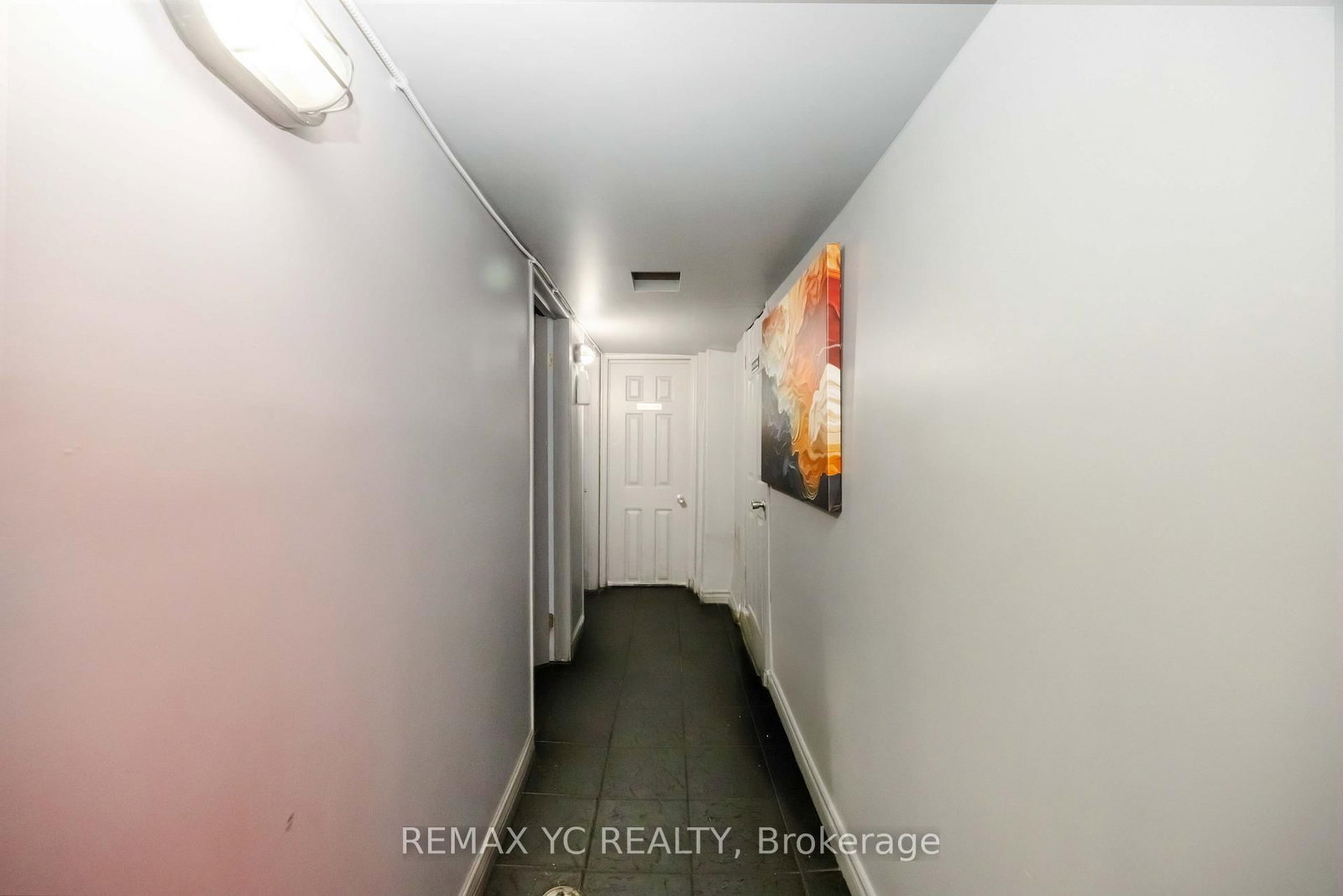 646 Queen Street W - Photo 17