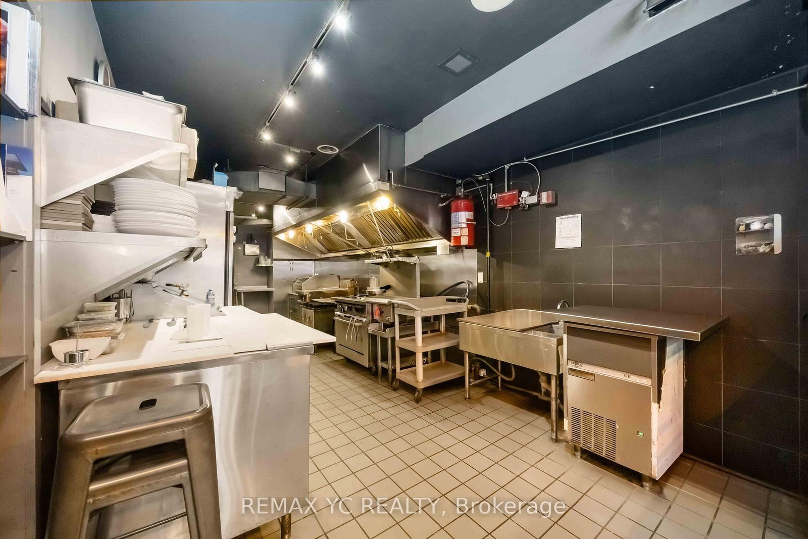 646 Queen Street W - Photo 8