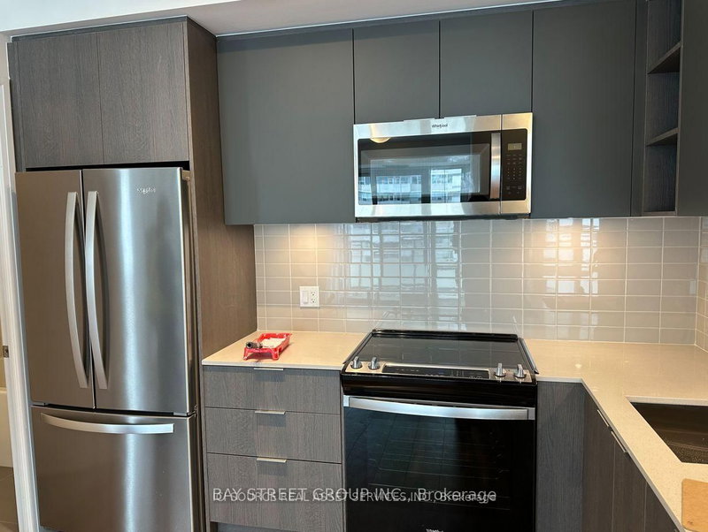 1520 - 50 Dunfield Ave, Toronto, M4S 0E4 | Image 2