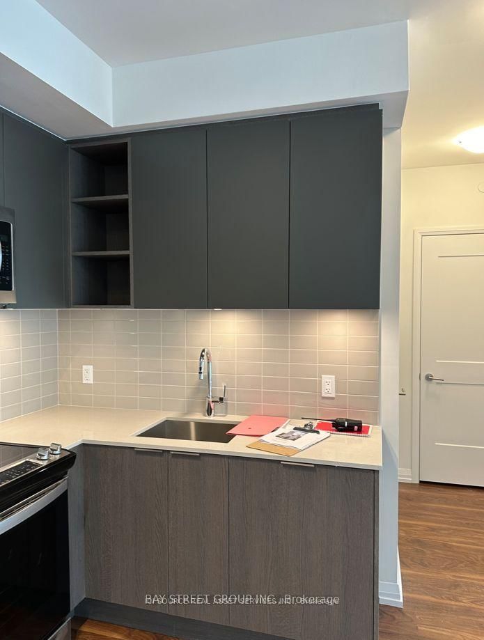 1520 - 50 Dunfield Ave, Toronto, M4S 0E4 | Image 3