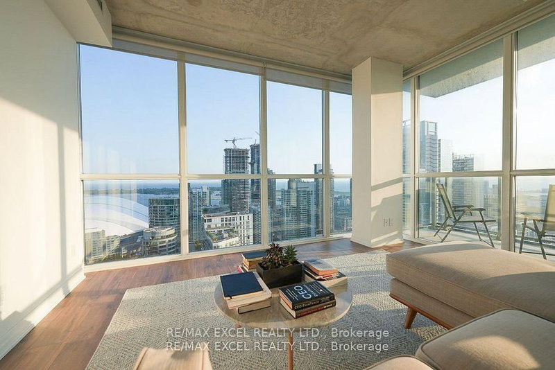 home for lease on 3608-88 Blue Jays Way