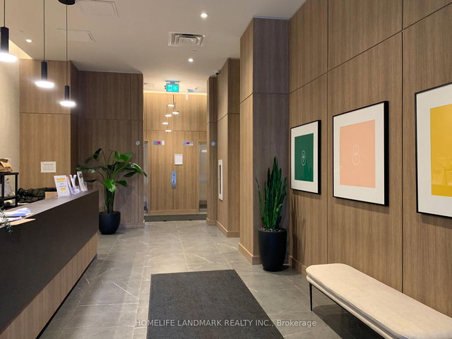 1304 - 81 Wellesley Street E