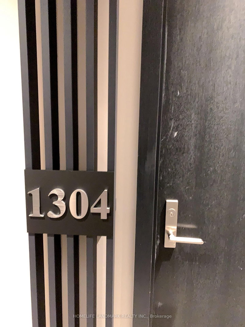 1304 - 81 Wellesley St E, Toronto, M4Y 0C5 | Image 3