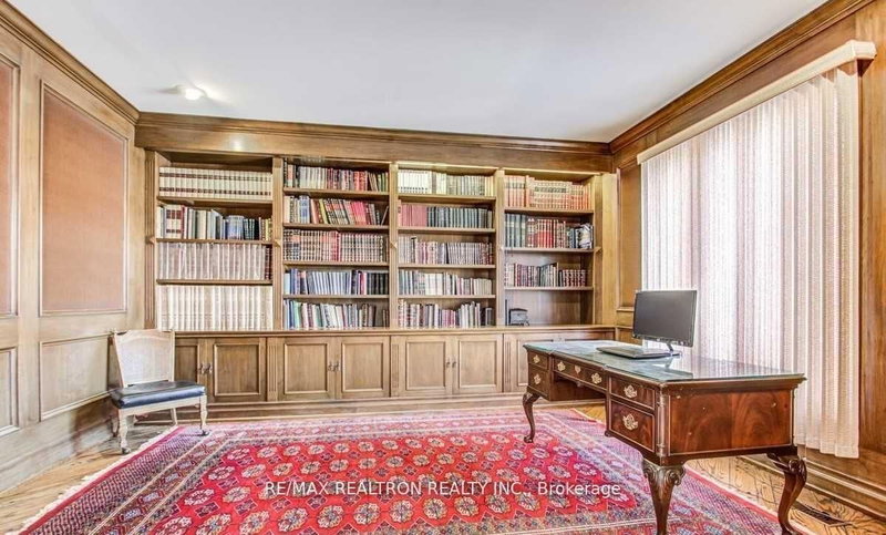 29 Sultana Ave, Toronto, M6A 1T2 | Image 2